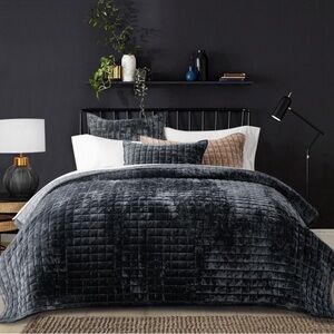 Luxury Velvet Quilt King Size Ultra Soft Channel Stitch w/ 2 Pillow Shams Black
